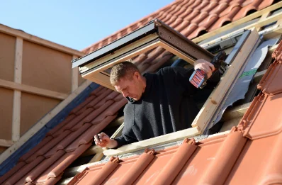 Pose de fenêtres de toit Velux à Montbernard